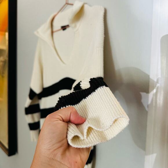 SOON Maternity Jenni Black White Striped Collared V-Neckline Sweater Size Medium - Picture 5 of 8